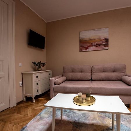 Rendez-Vous Apartment ซิวิโชอารา ภายนอก รูปภาพ